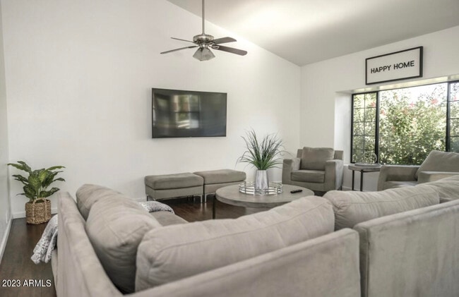 Building Photo - 6427 W Wethersfield Rd