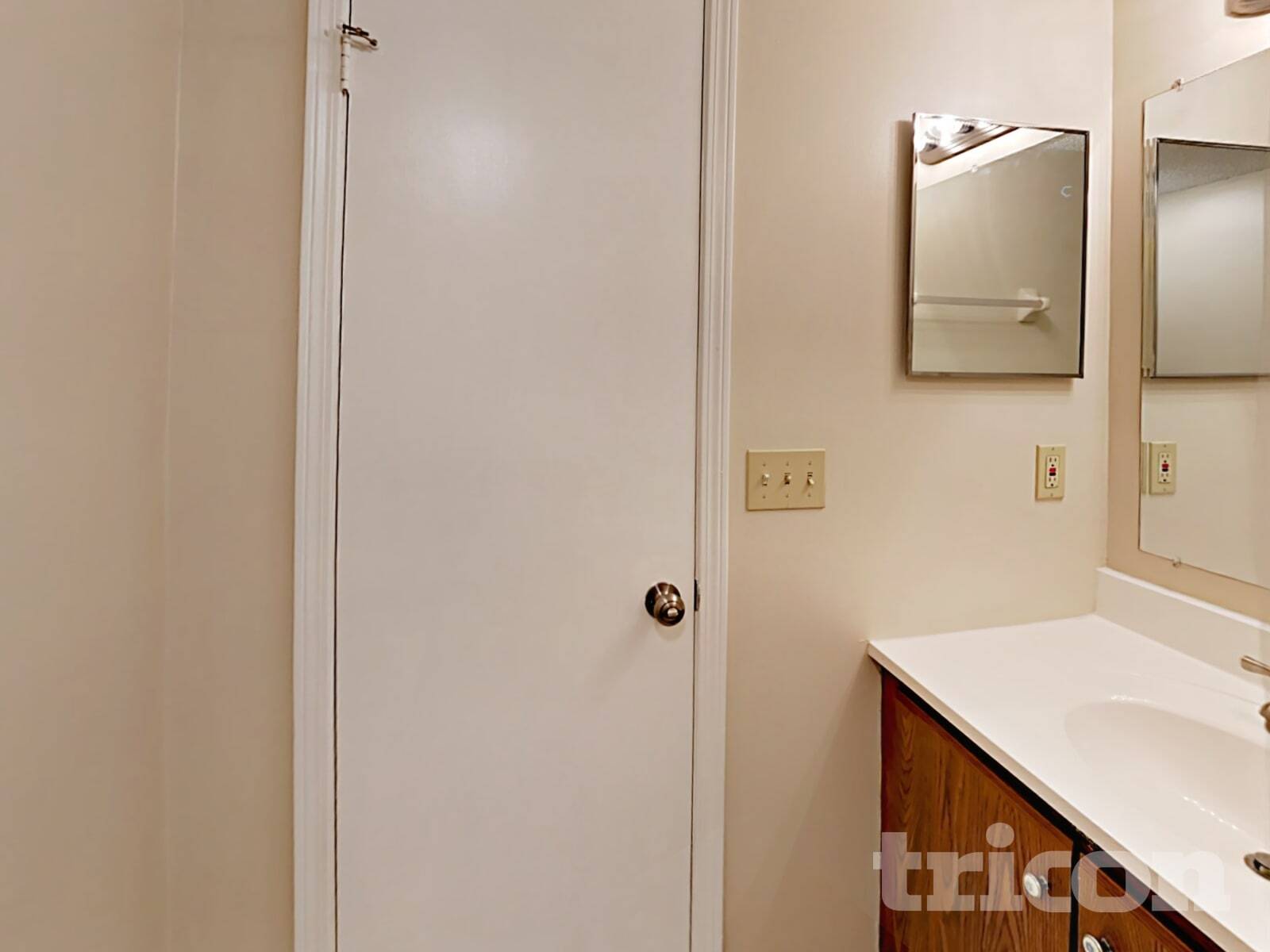 Building Photo - 7742 Settlers Landing Trail S