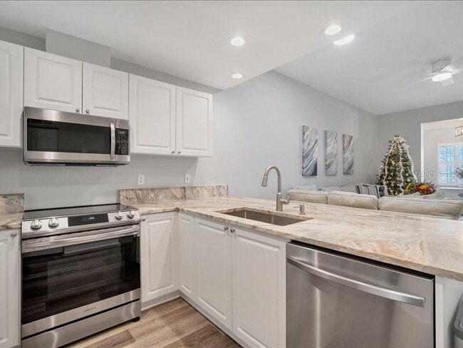 Building Photo - 3701 54th Dr W