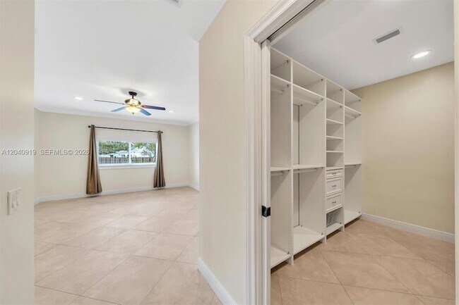 Building Photo - 4920 SW 170th Ave
