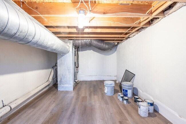 Building Photo - 2335 N 30th St