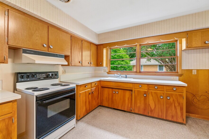 Building Photo - 1238 S Hill Dr