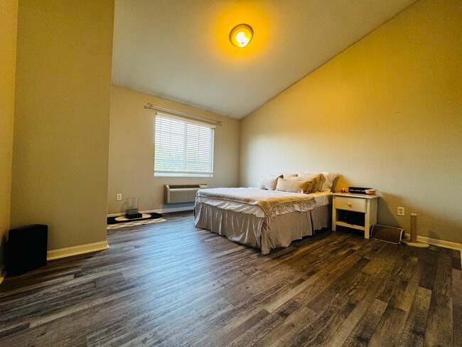 Building Photo - 128 Bertram Dr