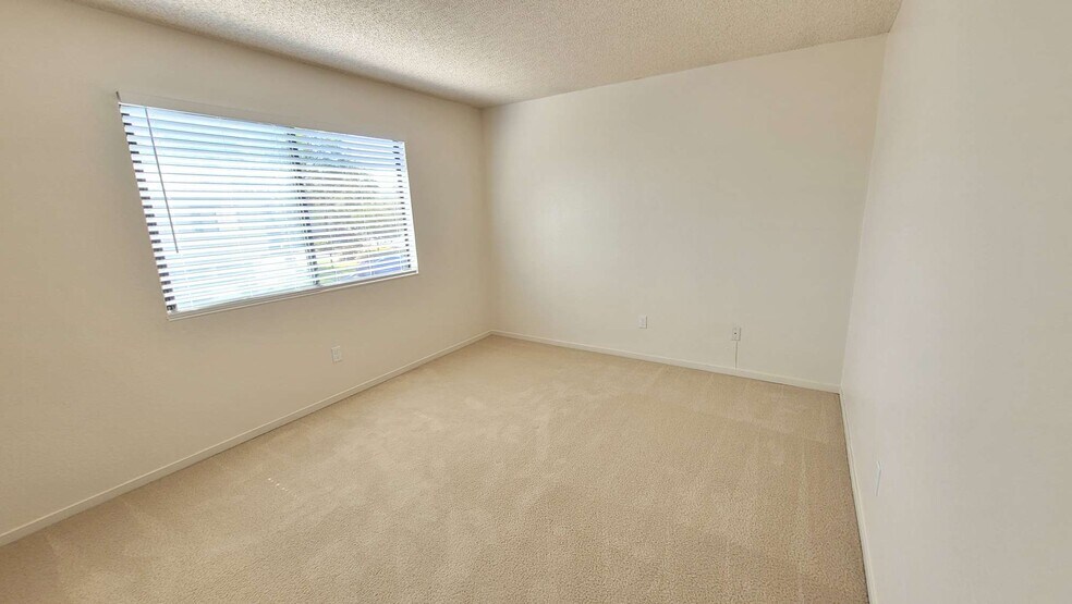 Building Photo - 90 Dockside Cir