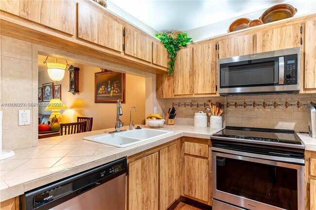 Building Photo - 15805 W Waterside Cir