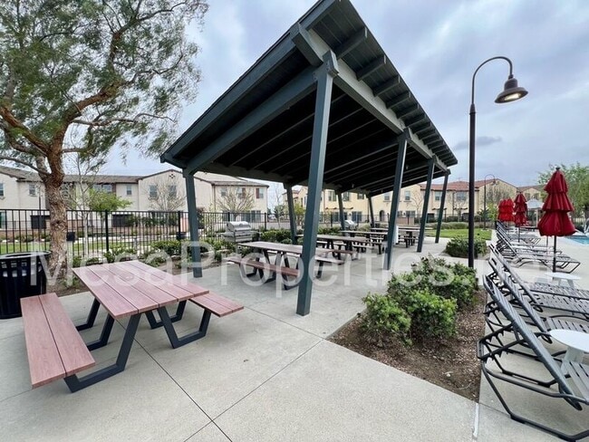 Building Photo - 3647 E Bright Paseo