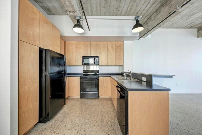 Building Photo - 710 Colorado St