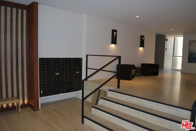 Building Photo - 949 Kings Rd