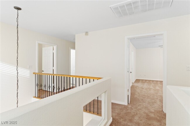 Building Photo - 7268 Vinca Rd