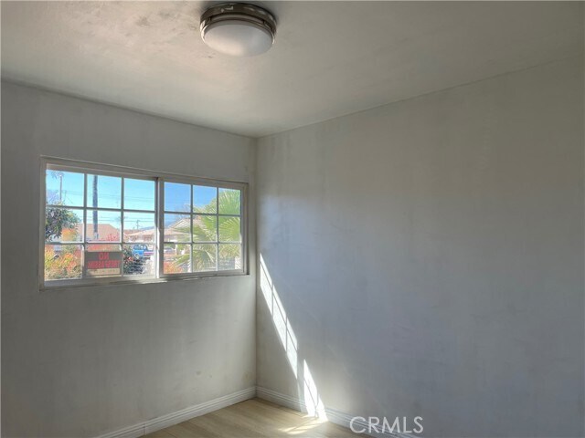 Building Photo - 10406 Densmore Ave