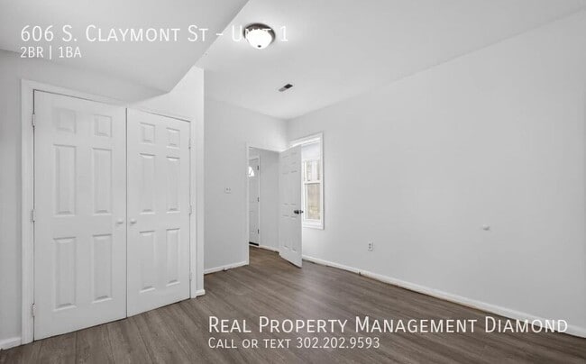 Building Photo - 606 S Claymont St