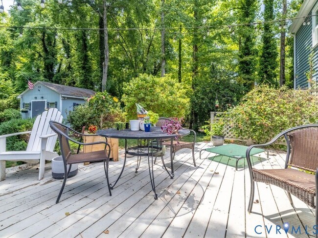 Building Photo - 9611 Woodstream Dr