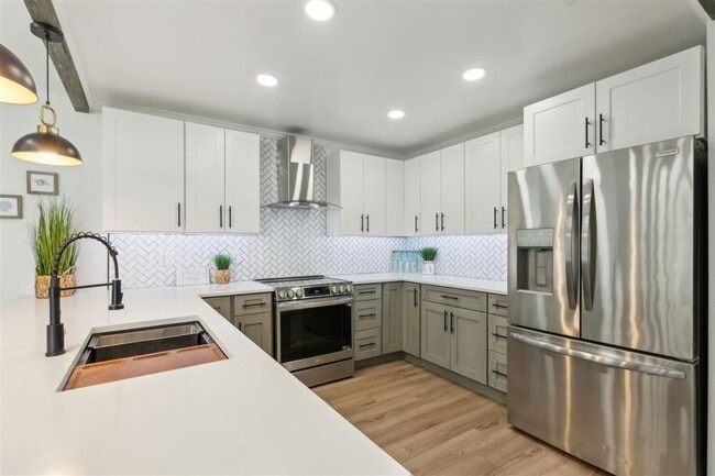 Building Photo - Fully Renovated Mid-Century Modern Home on Amelia Island – 3BR / 3BA