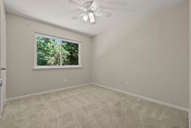 Building Photo - 248 S Pathfinders Cir