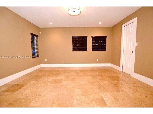 Building Photo - 14001 Cypress Ct