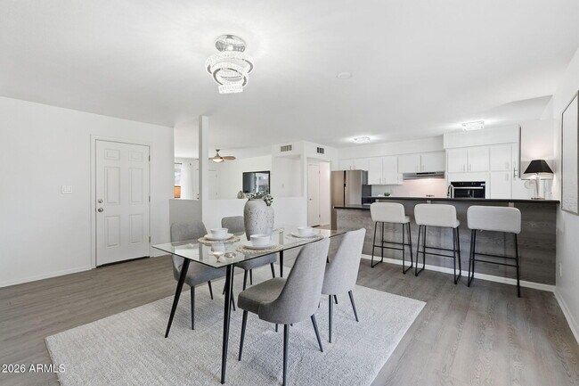 Building Photo - 2644 S Butte Ave