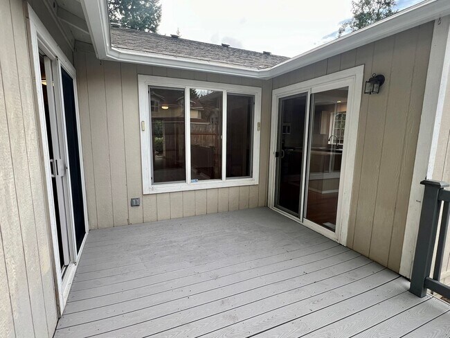 Building Photo - Move-In Special! Remodeled Rambler with La...