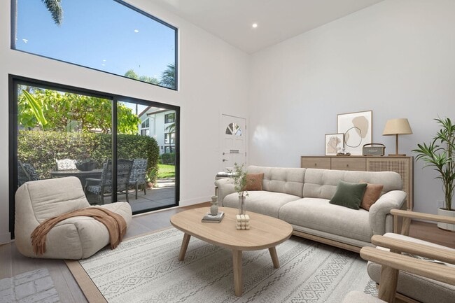 Building Photo - Fully Remodeled 2 Bed, 2 Bath East Beach T...