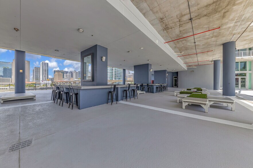 Building Photo - 690 SW 1st Ct