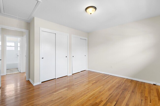 Building Photo - 689 9th St