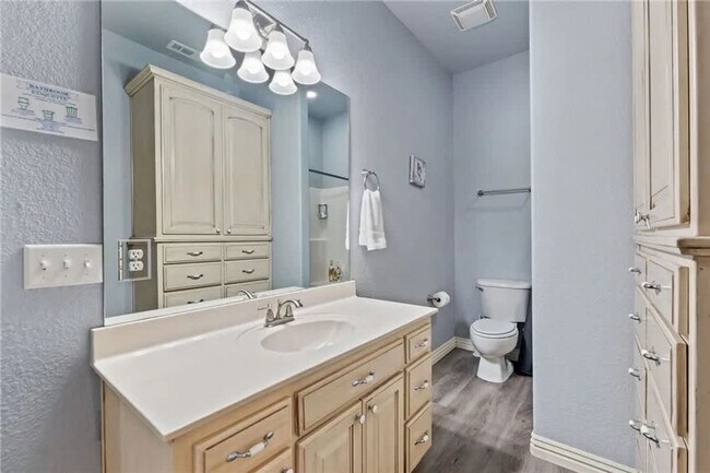 Building Photo - 38 Riviera Dr