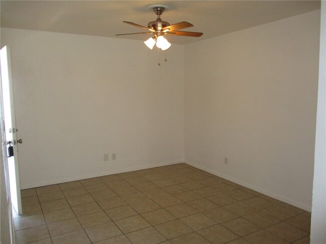 Building Photo - 2801 Paloma Senda