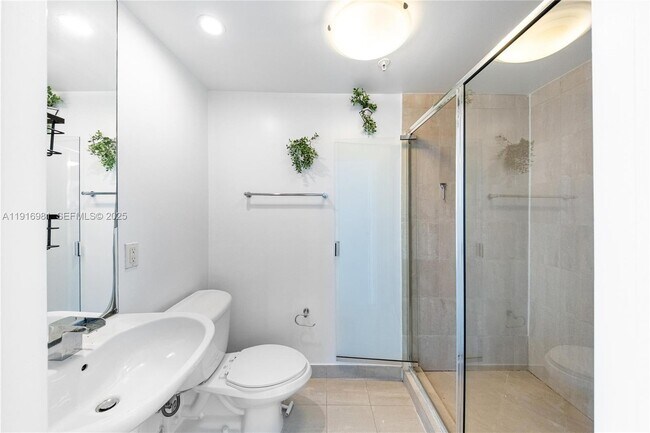 Building Photo - 7700 Collins Ave