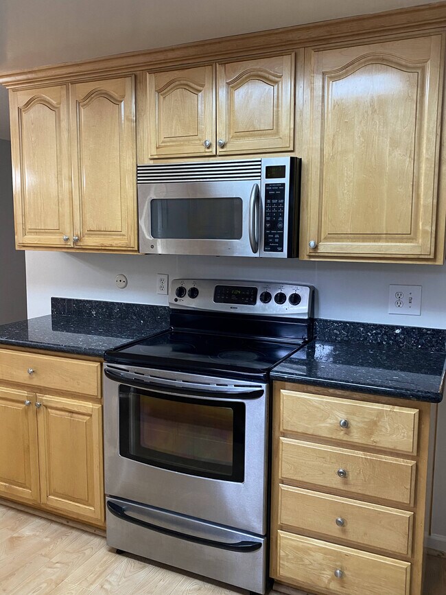 Building Photo - 4971 Ponderosa Ter