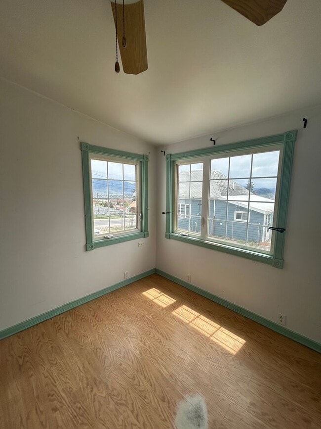 Building Photo - 801 N Montana St