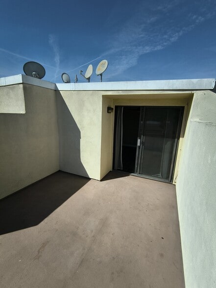 Building Photo - 13096 Le Parc