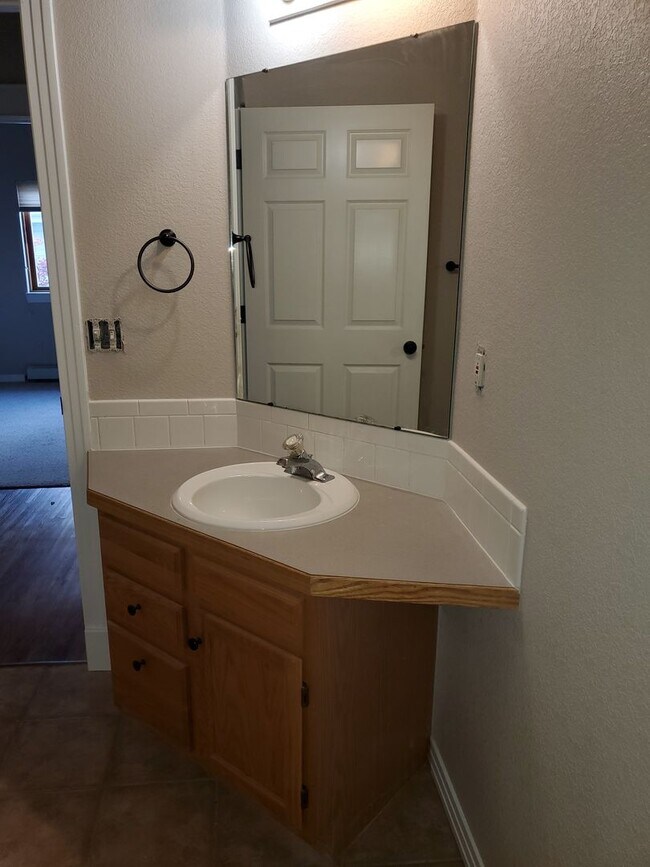 Building Photo - 2012 Remington St