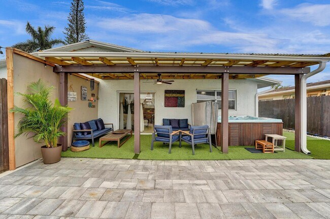 Building Photo - 5535 SW 24th Ave