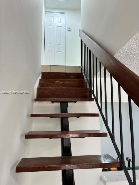 Building Photo - 1121 SW 105th Ave