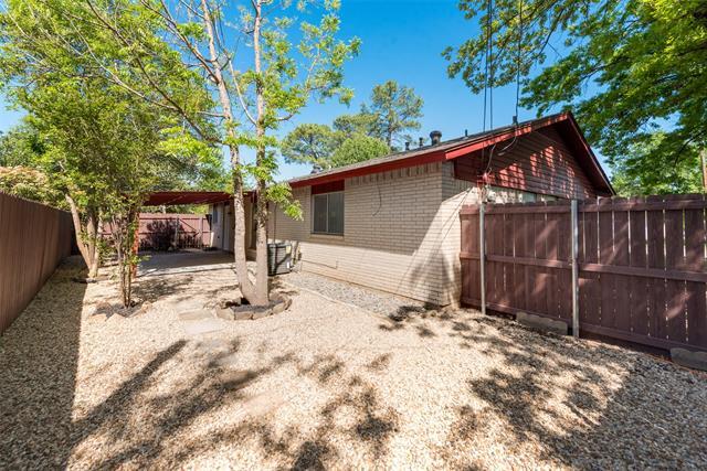 Building Photo - 2028 Ruby Rd