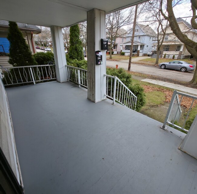 Building Photo - 3219 W 114th St