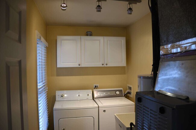 Building Photo - 2138 Stirrup Ln
