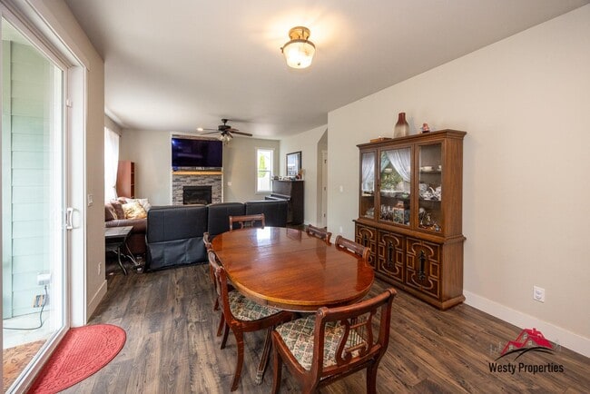 Building Photo - 20948 NE Wistful Vista Dr