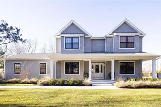 Building Photo - 242 Maple Ln