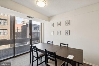 Building Photo - 1326 Spruce St