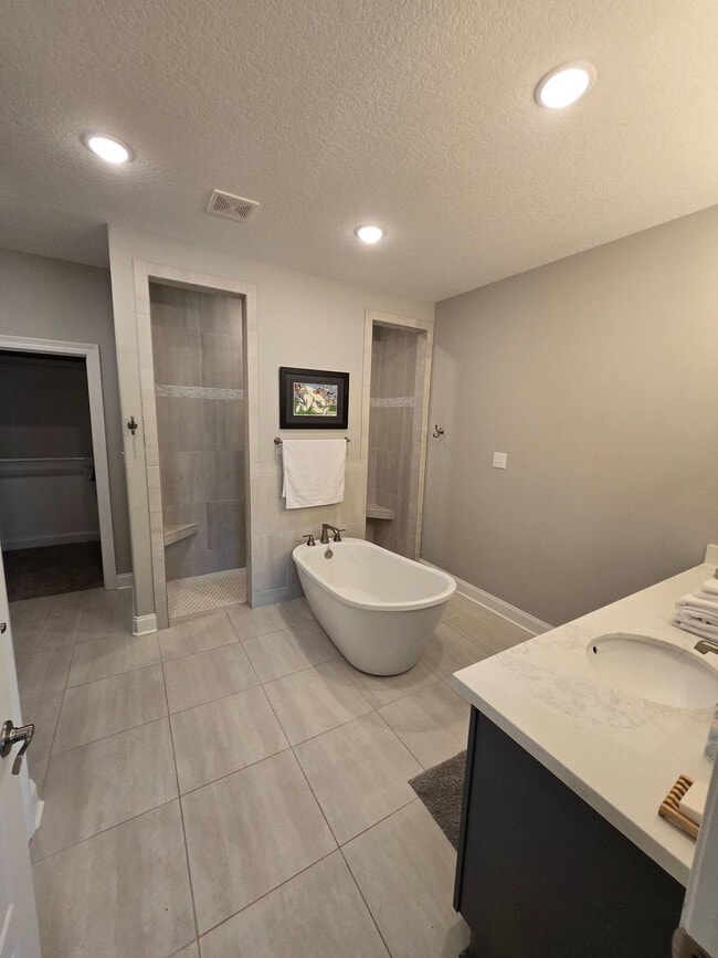 Building Photo - 13812 E El Bonito Dr