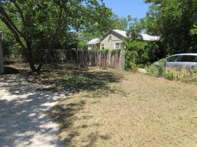 Building Photo - 5501 Montview St