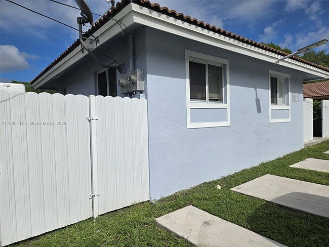 Building Photo - 20137 SW 88th Ct
