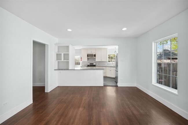 Building Photo - 4502 Rockwood Dr
