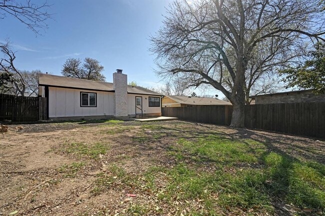 Building Photo - 5545 Pine Pl