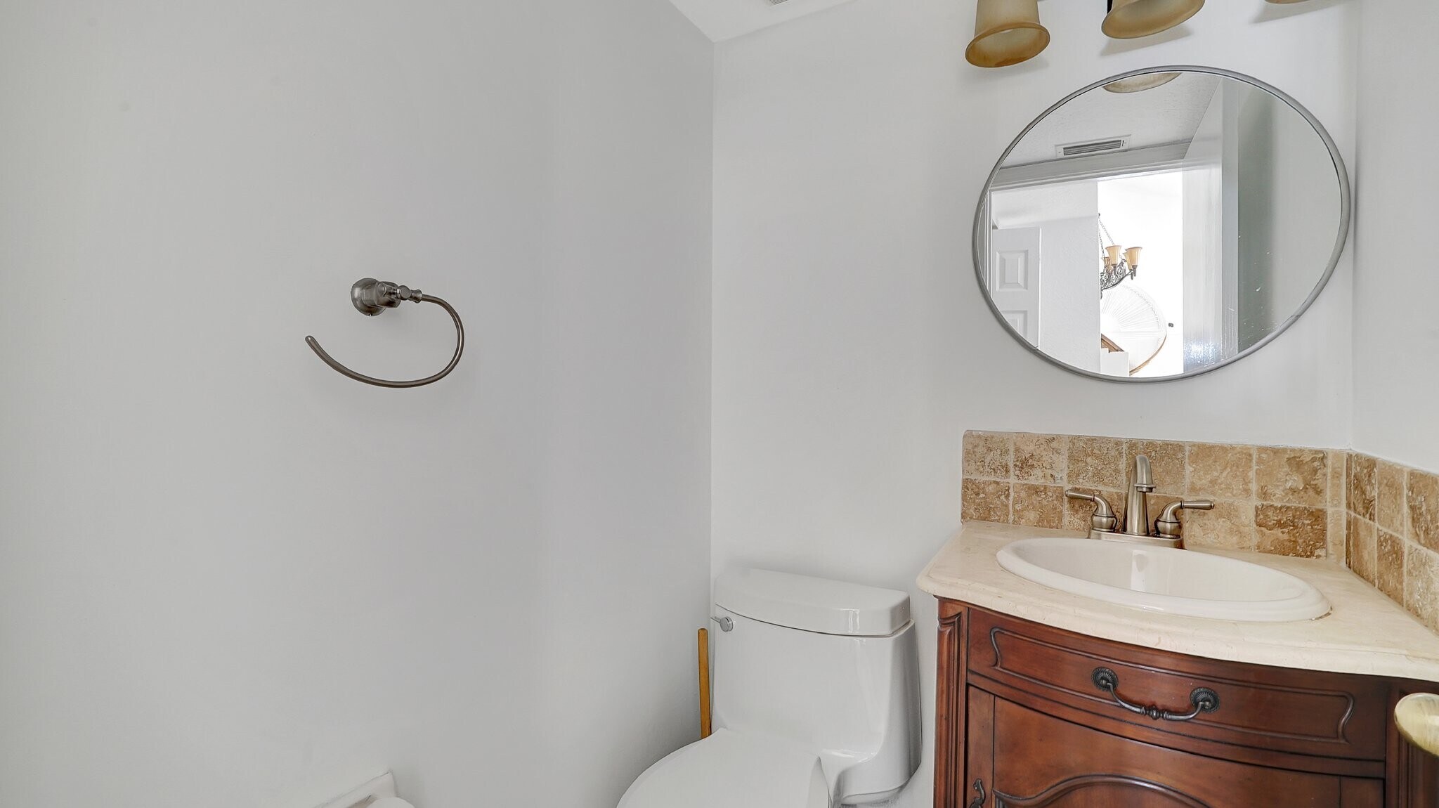 Building Photo - 1044 SE 6th Ct