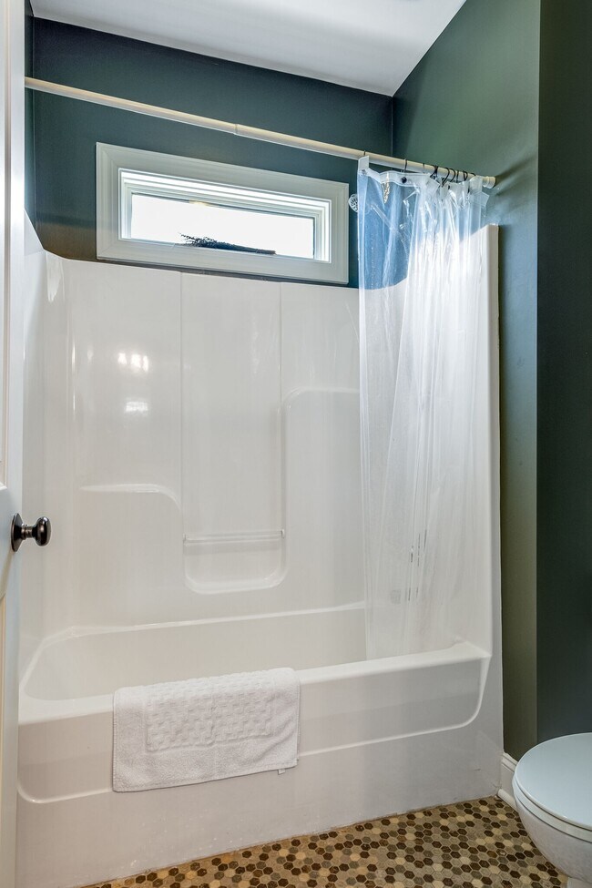 Building Photo - 1403 Arthur Ave