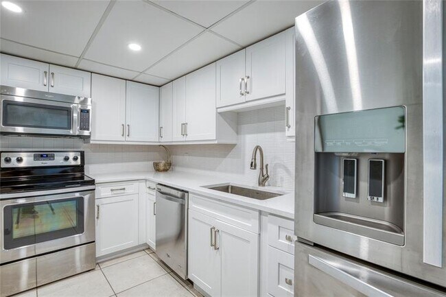 Building Photo - 101 Briny Ave