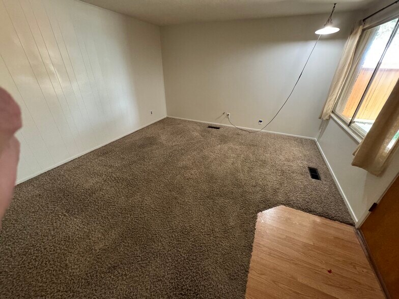 Building Photo - 2059 N 250 W