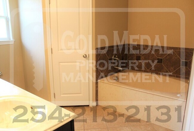 Building Photo - Beautiful 3-Bed, 2-bath Home in Killeen! -...