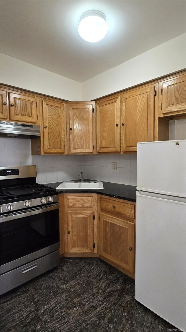 Building Photo - 29-15 31st Ave